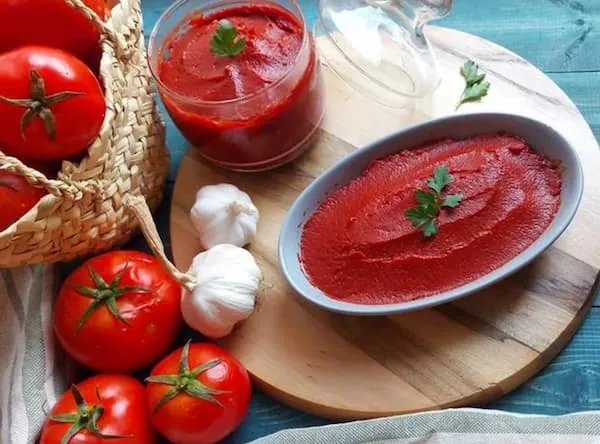 خرید رب گوجه فرنگی خانگی با قیمت استثنایی