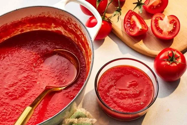 خرید رب گوجه فرنگی خانگی با قیمت استثنایی
